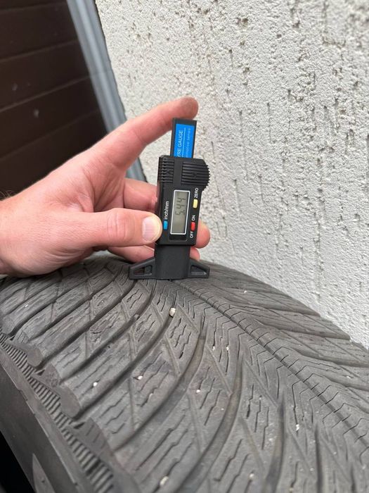 Шини Michelin R-17