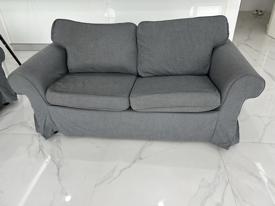 2 sofás de dois lugares da gama ektorp