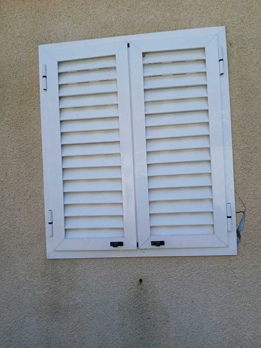 Conjunto de Portadas/Janelas — Várias Medidas, Excelente Estado