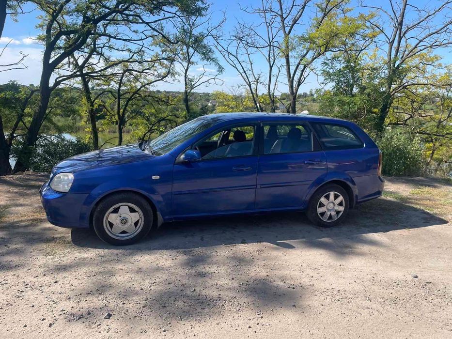 продам шевролет ланчети универсал