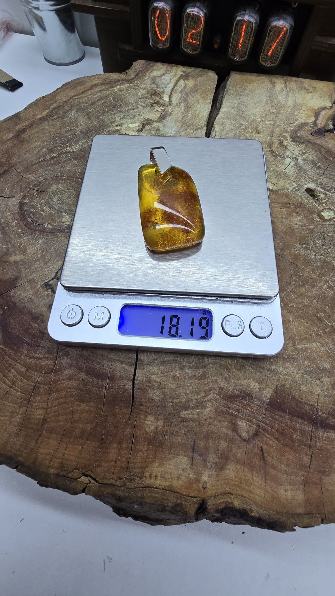 wisiorek z bursztynu naturalny srebro 925 18g.