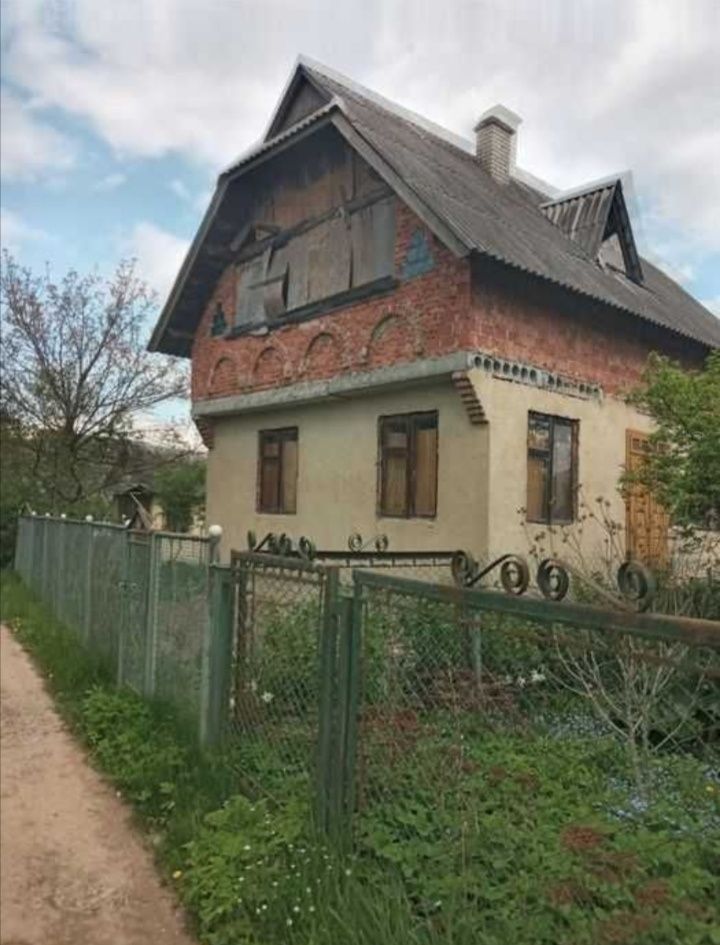 Продається дача в селі Підлужжі