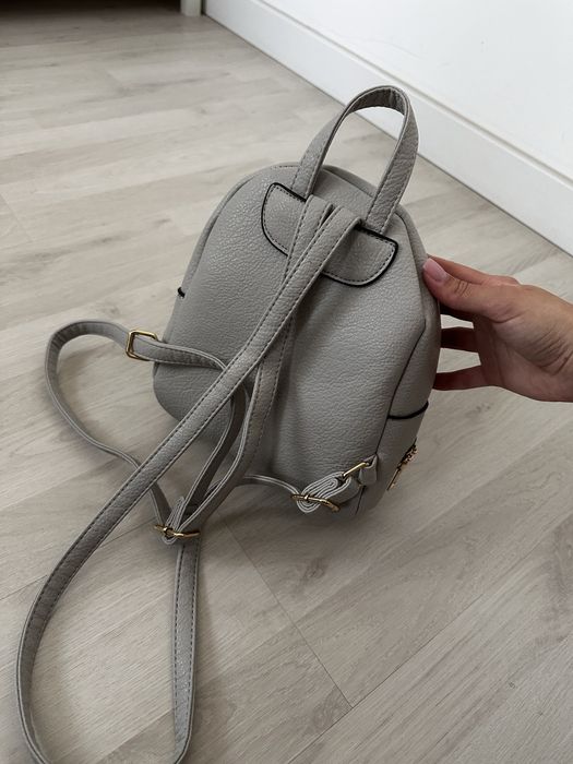 Szary plecak mały elegancki