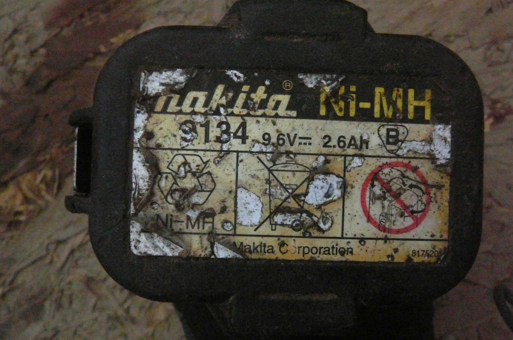 Wkrętarka Makita 9,6 V uszkodzona na części