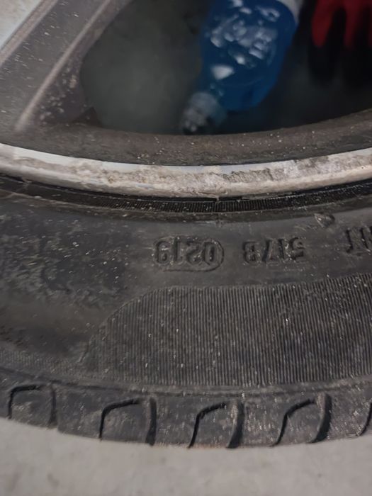 Koła , felgi aluminiowe z oponami Volvo