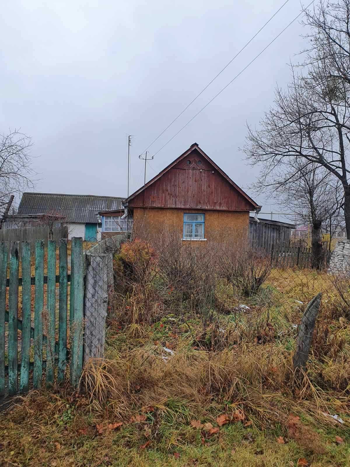 Будинок з земельною ділянкою в с. Болярка