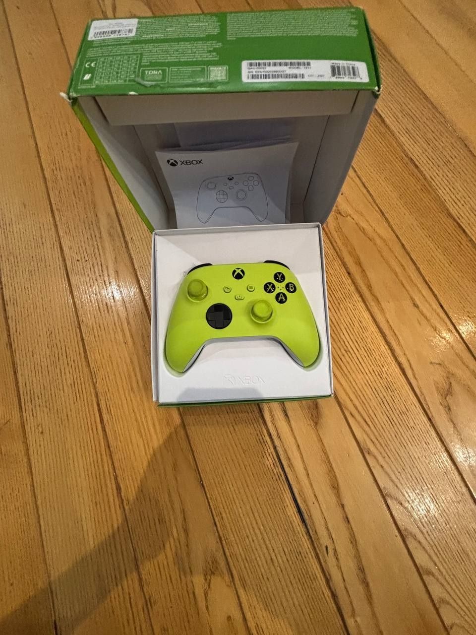 Геймпад Microsoft Xbox Series XS Controller Electric Volt (QAU-00022)