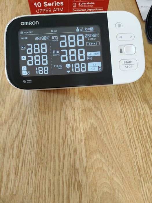 Тонометр Omron M6 Comfort