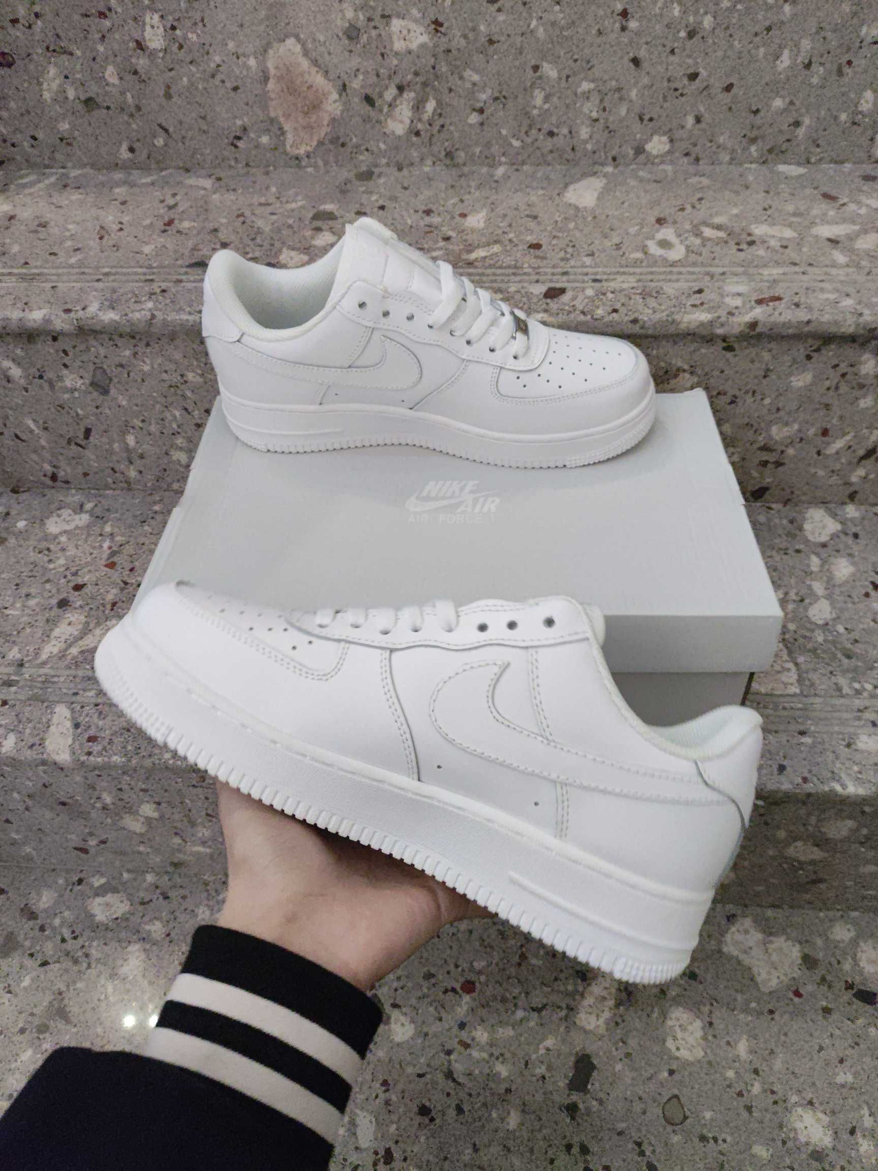 Nike Air Force 1 Low '07 White Eu 40