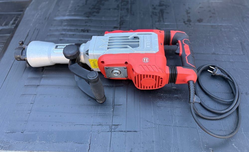 Oferta specjalna Wynajem młota wyburzeniowego HECHT 1093 – 50 J 1700 W