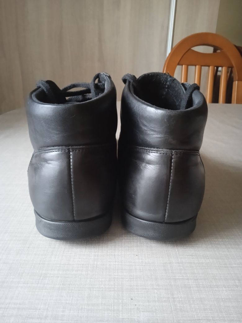 Czarne skórzane męskie buty Ryłko r. 43
