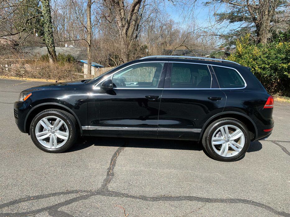 Volkswagen Touareg TDI Sport      2013