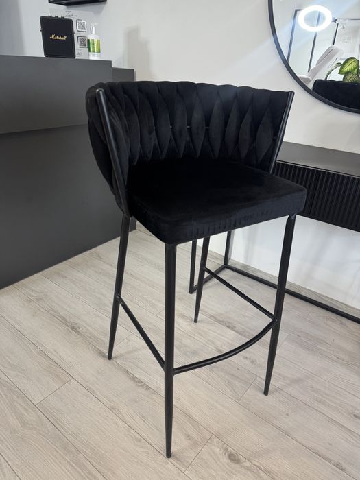 Krzesło hoker welur czarny