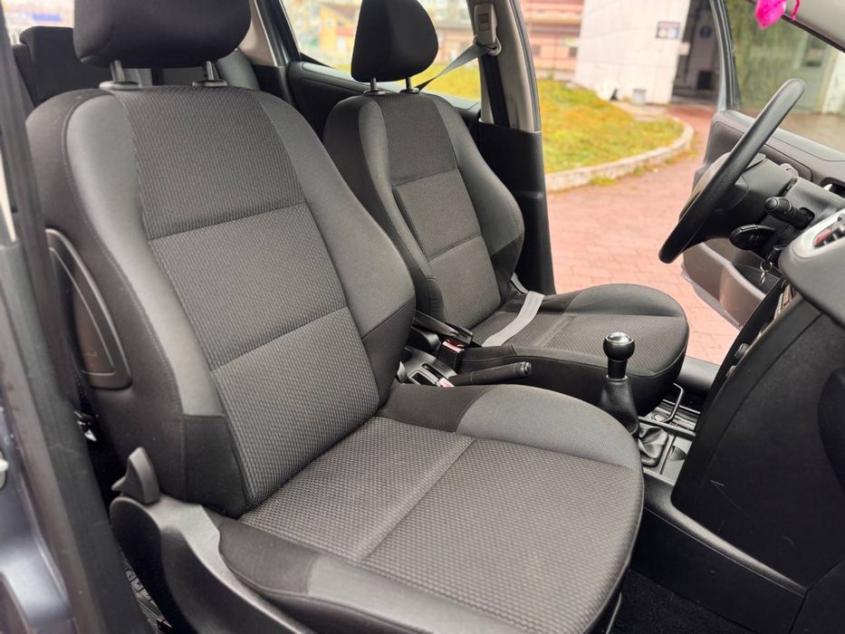 Peugeot 207sw 2010 року