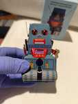 Brinquedo mecânico - Robot em chapa