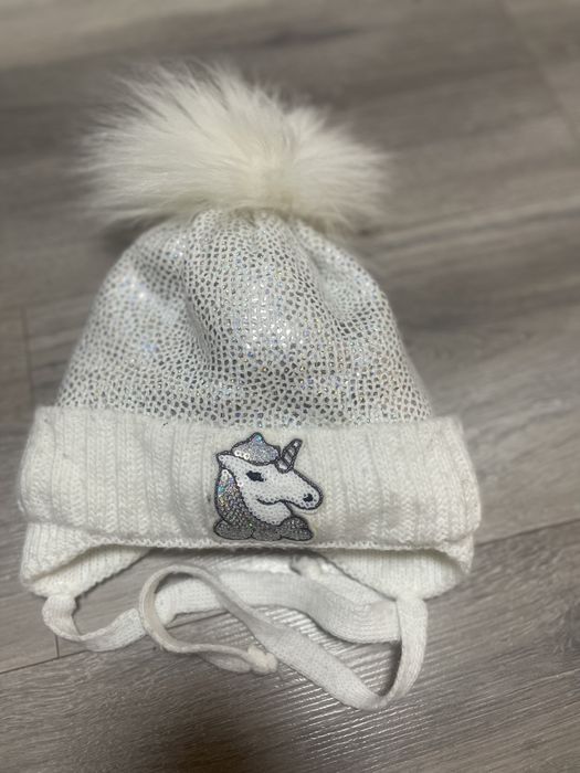 Шапка ( зимова) на дівчинку