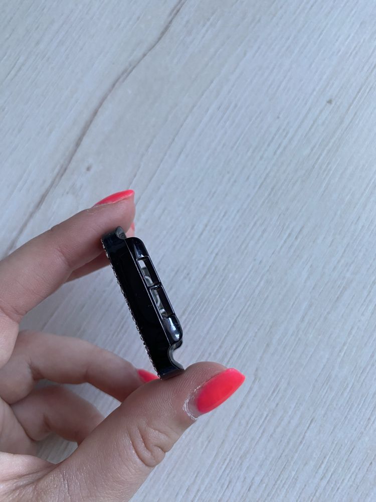 Obudowa z cyrkoniami na Apple Watch SE 2 gen 40 mm