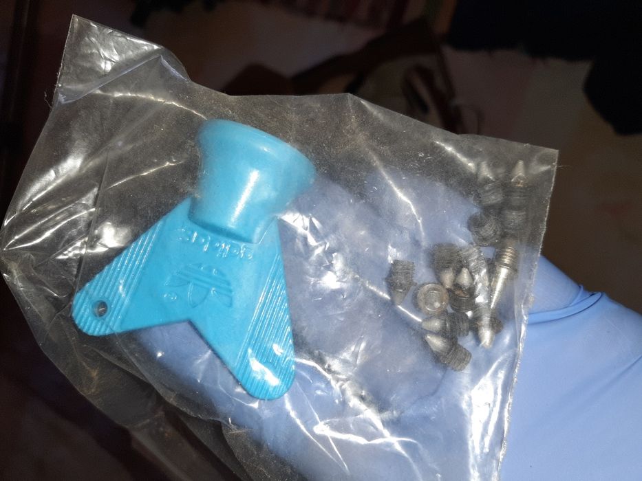 Sapatos de bicos ADIDAS -corrida tartan