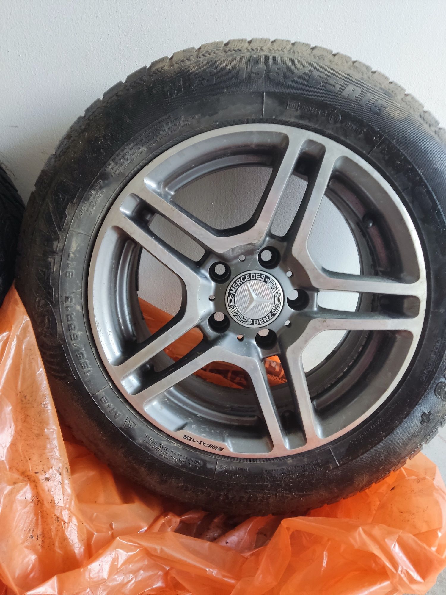 Felgi  Mercedes 5x112 AMG 15" z oponami zimowymi