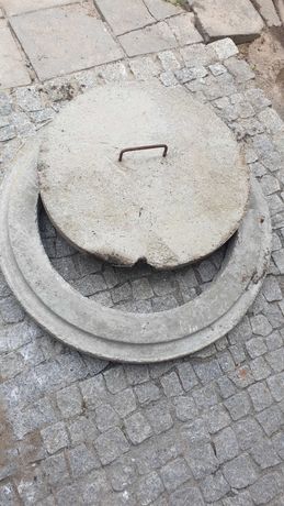 Krąg betonowy z pokrywą