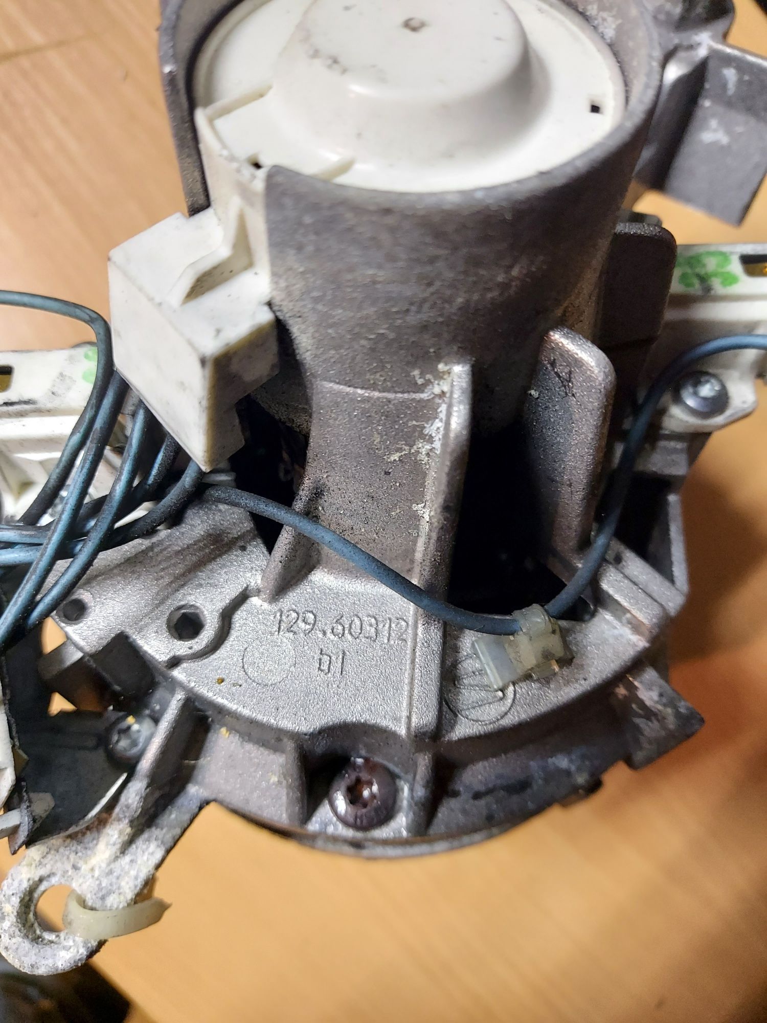 Двигатель (мотор) для стиральной машины Whirlpool Б/У 461975025912