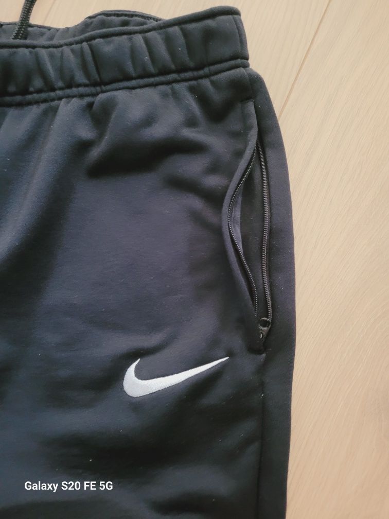 spodnie  piłkarskie Nike  S