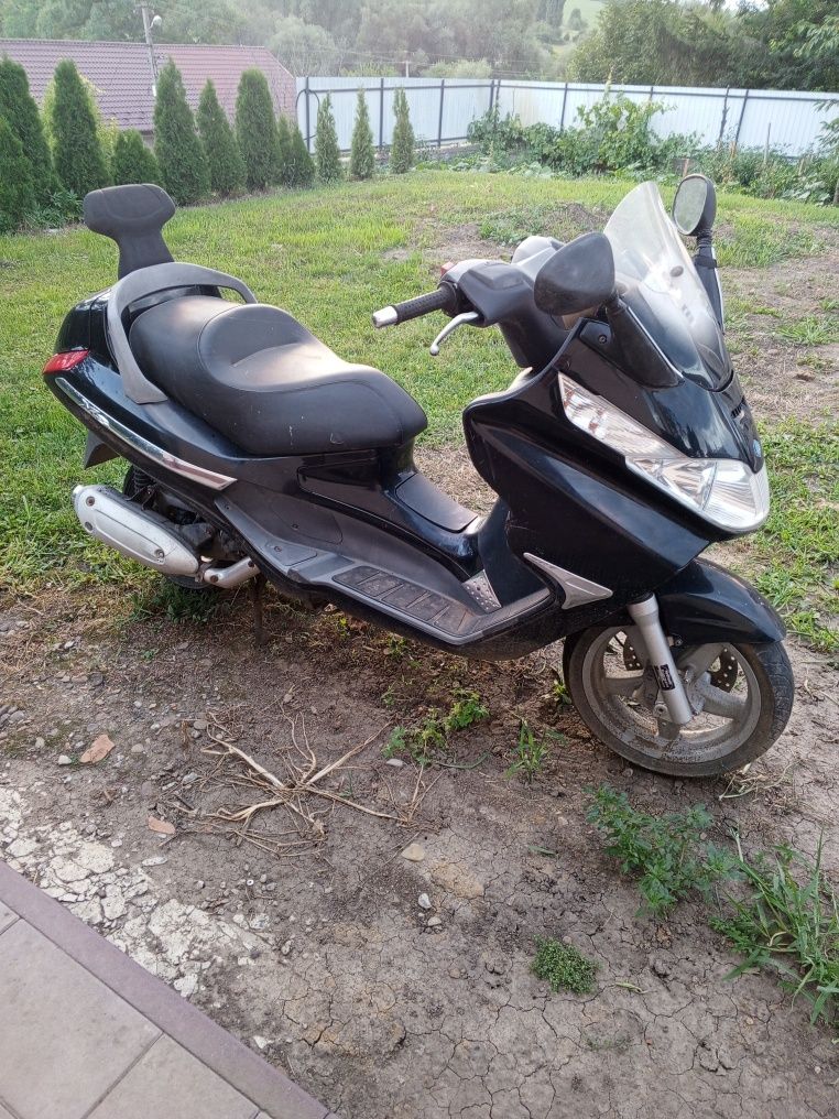 Продам Piaggio x8