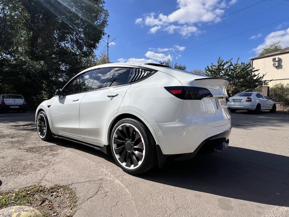 Аренда,Прокат премиум авто на ваш праздник Tesla MY