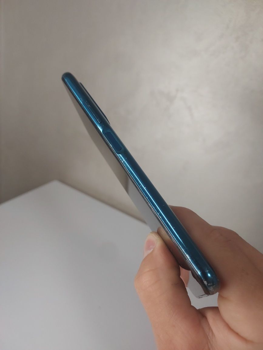 Продам смартфон Honor 20 Pro