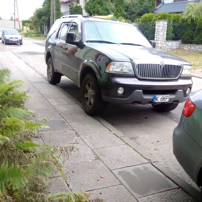 Lincoln Aviator Lincoln Aviator - lepszy brat explorera