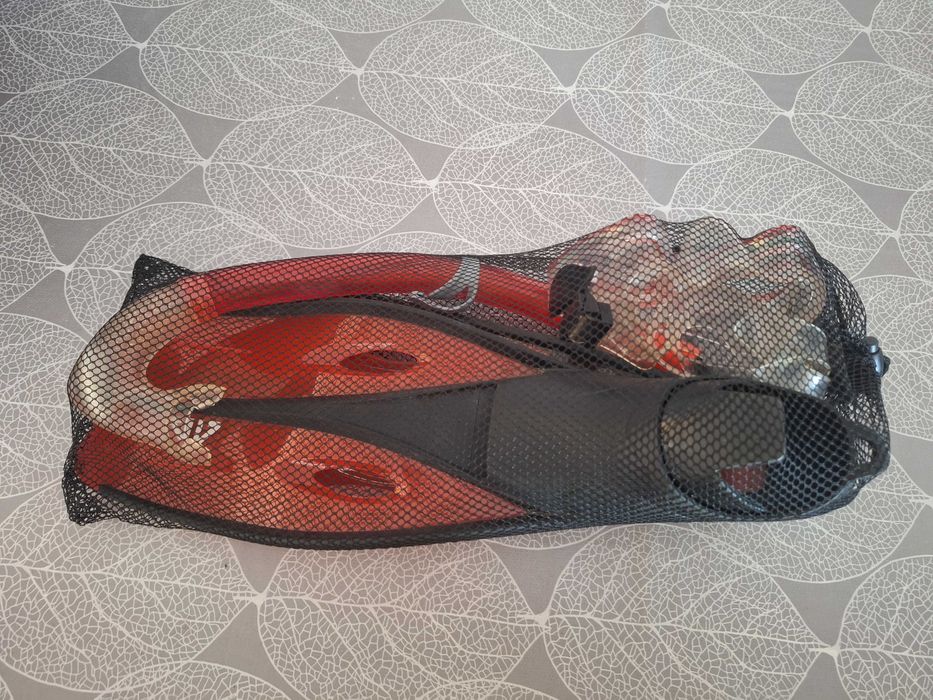 Conjunto snorkeling criança