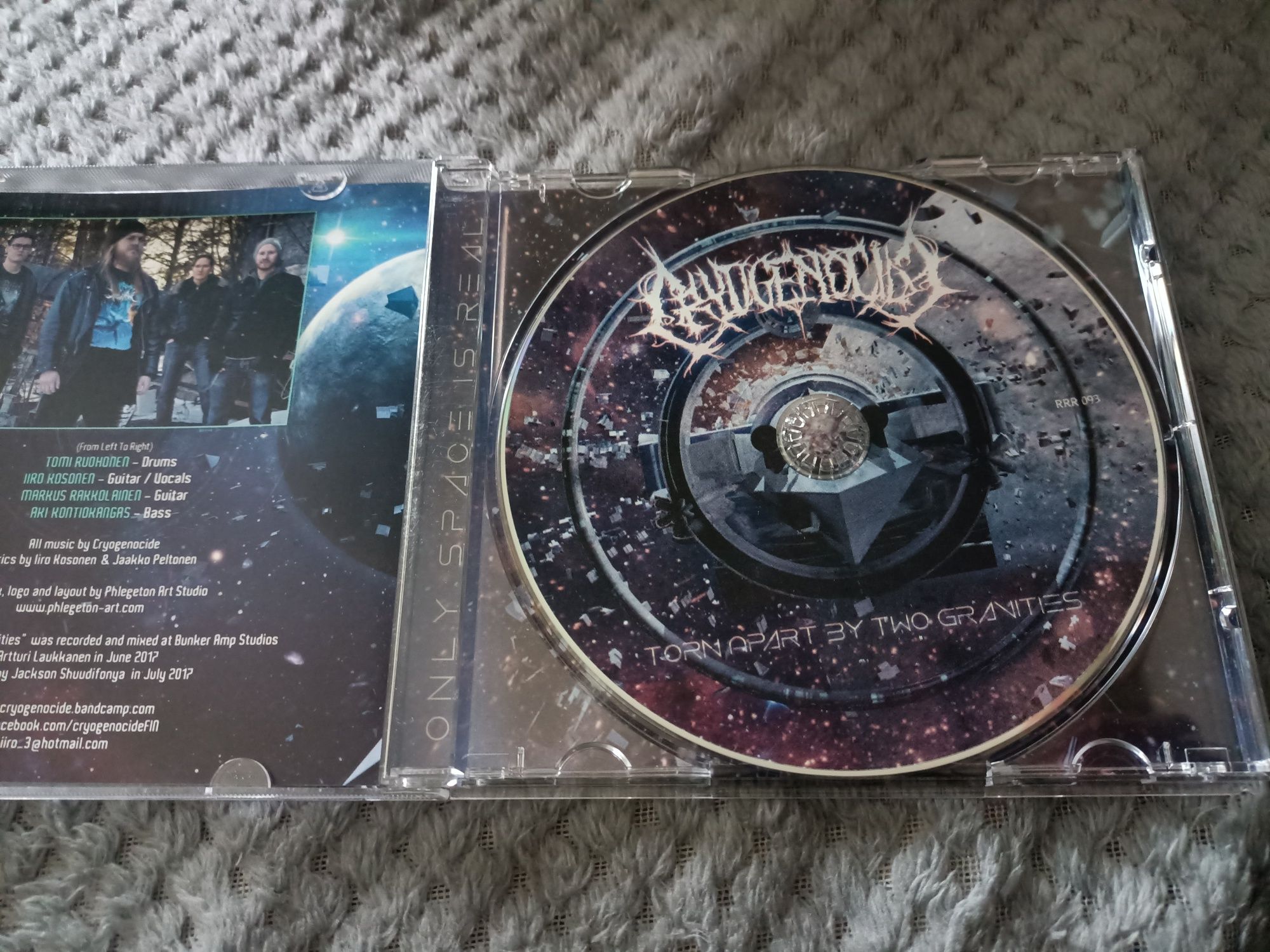 Cryogenocide - Torn Apart by Two Gravities (CD, EP)(Death Metal)(vg+)