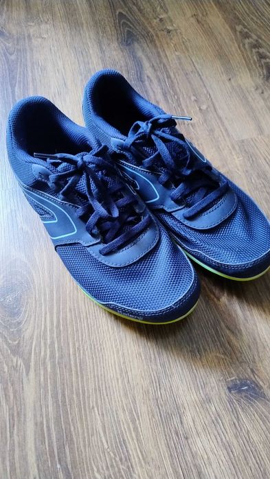 Buty kolce do biegania