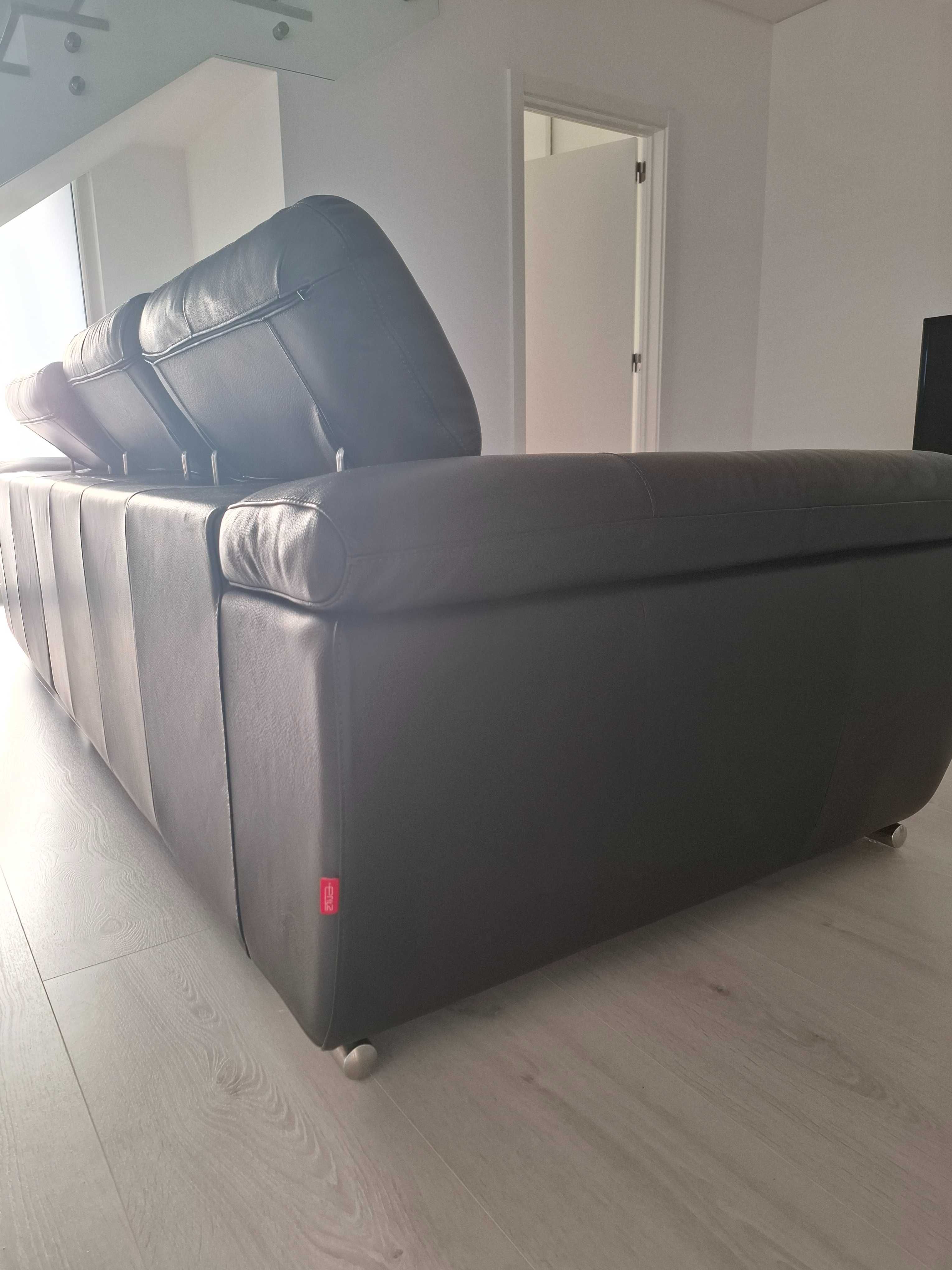 Sofá com Chaise Longue Em Pele (em muito bom estado)
