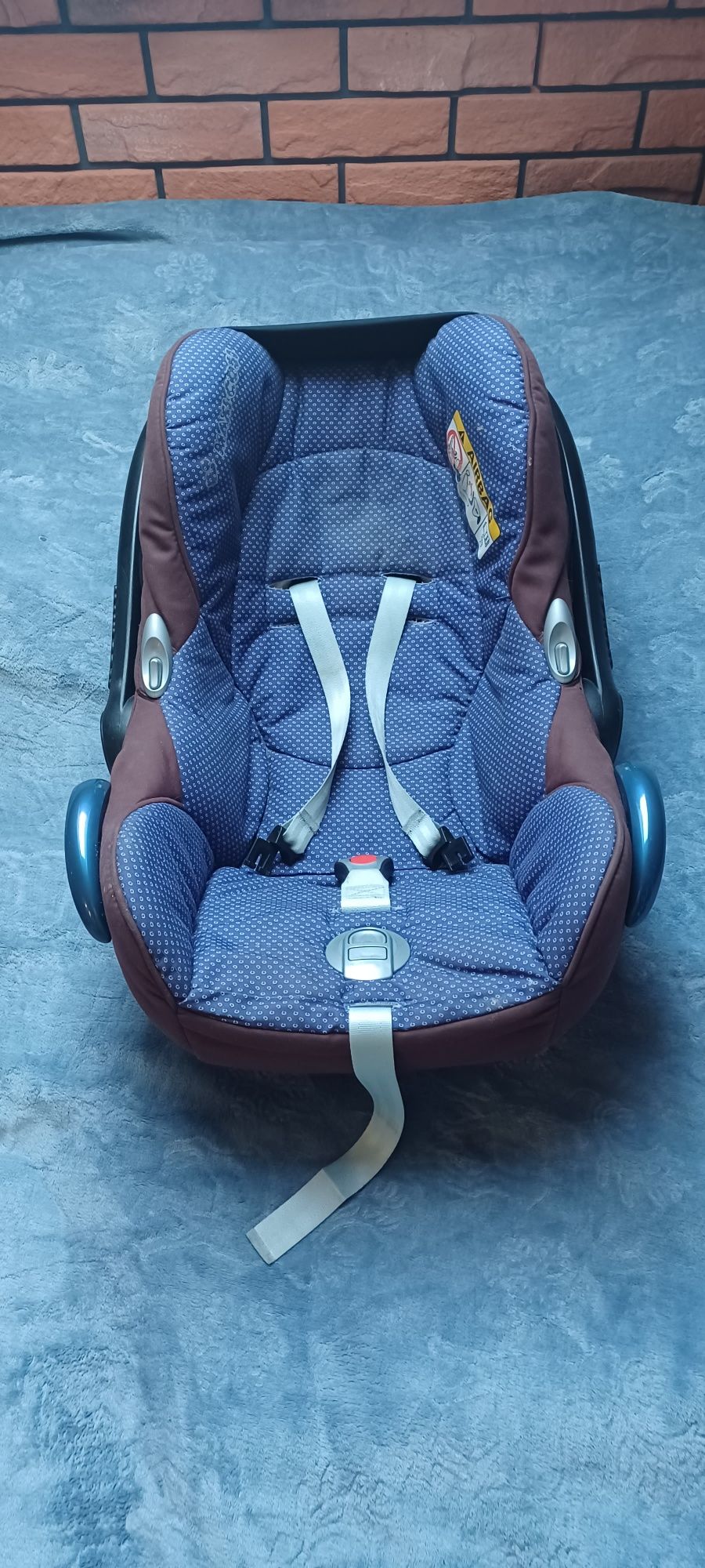 Nosidełko Maxi wraz ze stacją isofix