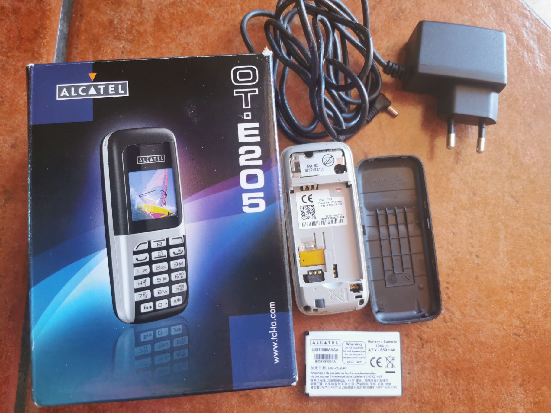 Alcatel E205 Usado