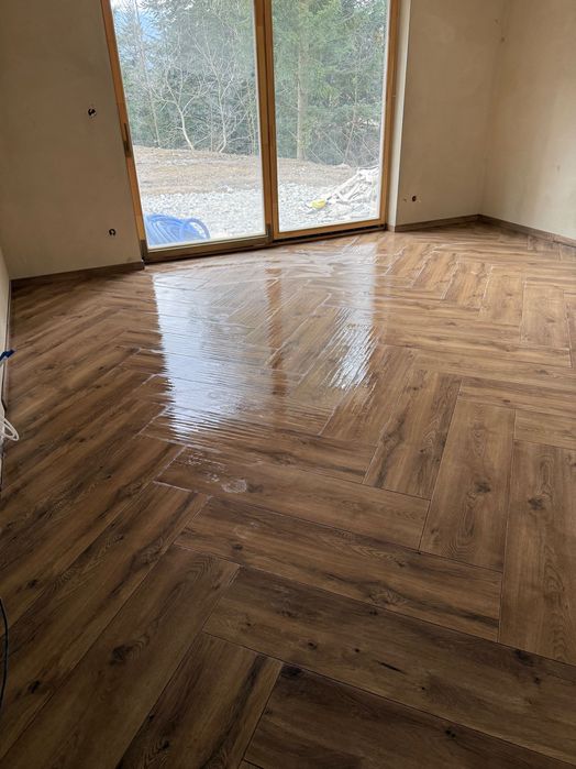 Wykończenia wnętrz, Usługi glazurnicze