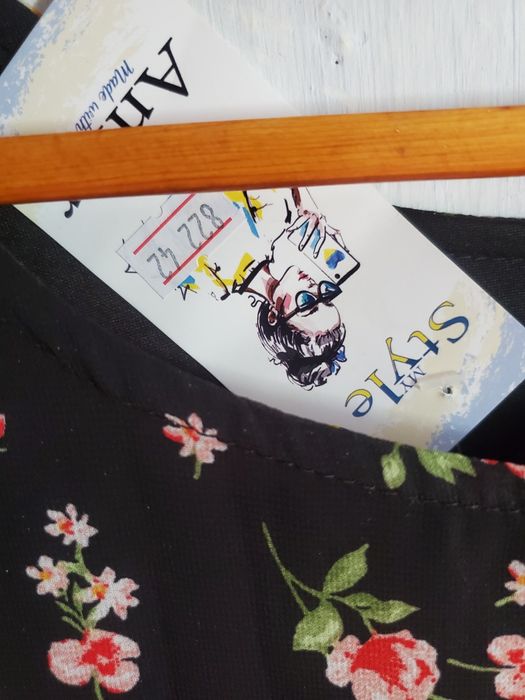 Нове плаття сукня трьох слойне.