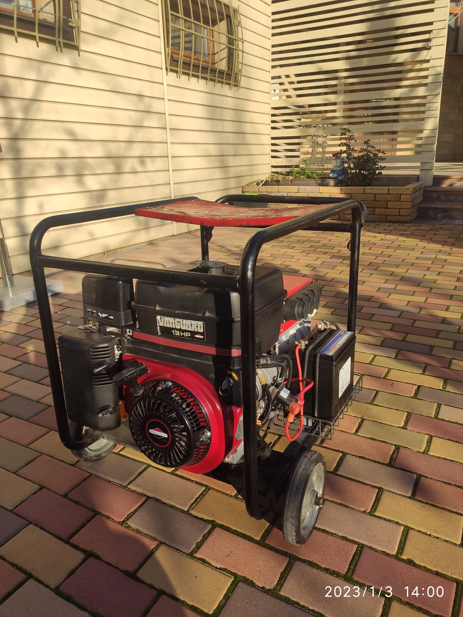 Продам генератор  4-5 кВт.  BRIGGS & STRATTON