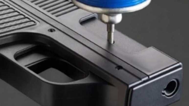 Pistolet papierośnica z zapalniczką