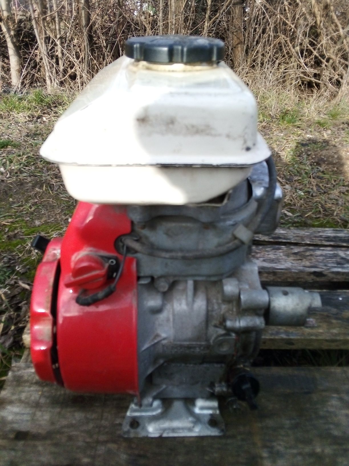 Silniki spalinowe Honda gx 100 sprawne.
