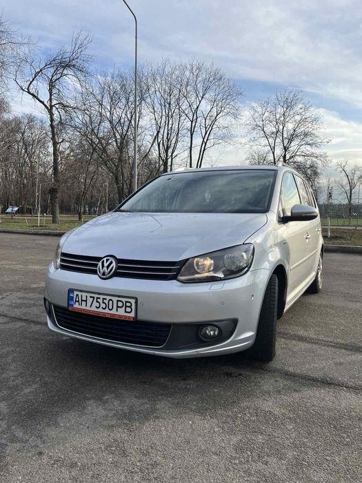 Продам Volkswagen Touran 2013