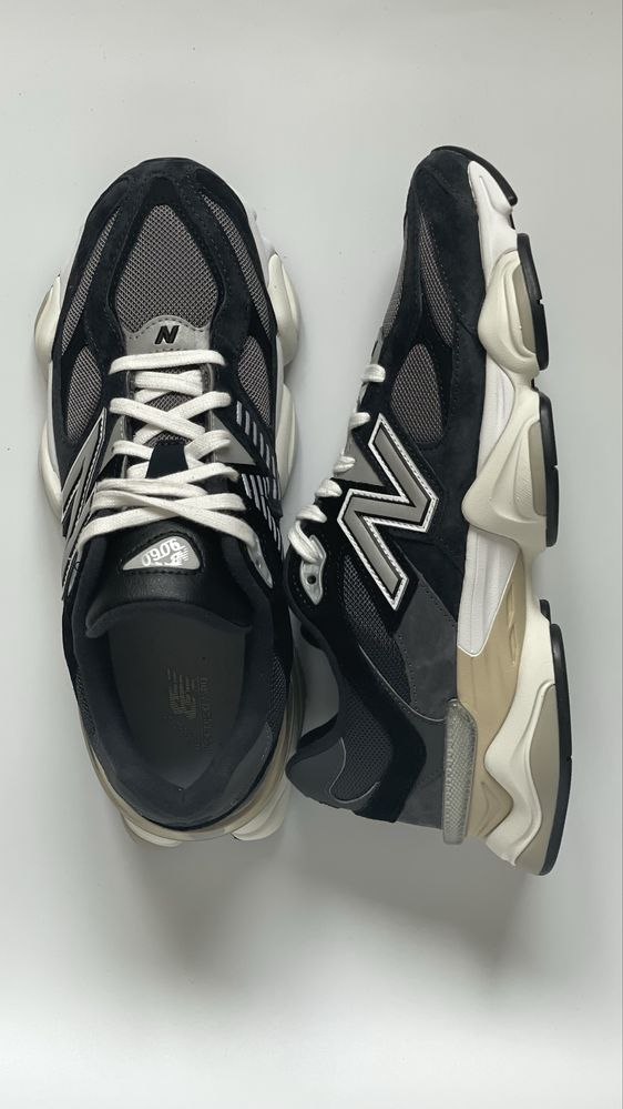 Оригінальні кросівки New Balance 9060
