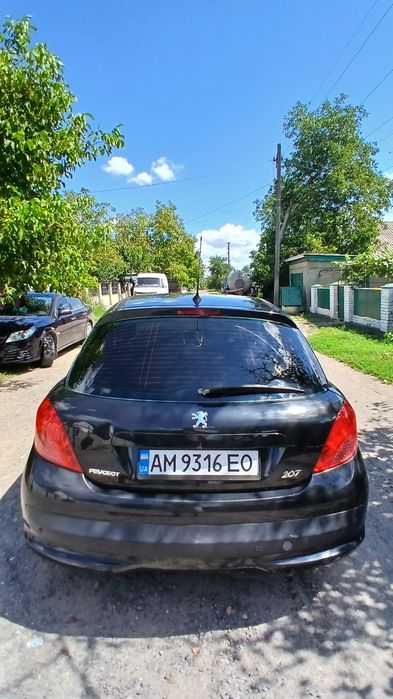 Пежо 207 2007 год 1.6 бензин в идеальном состояние