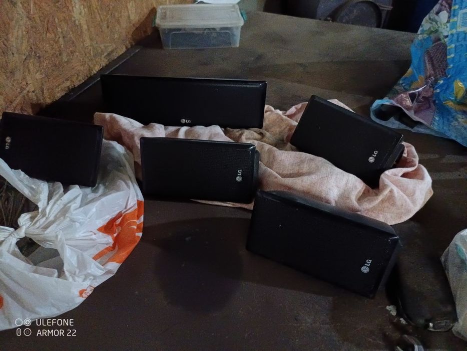 Продам колонки LG в гарному стані