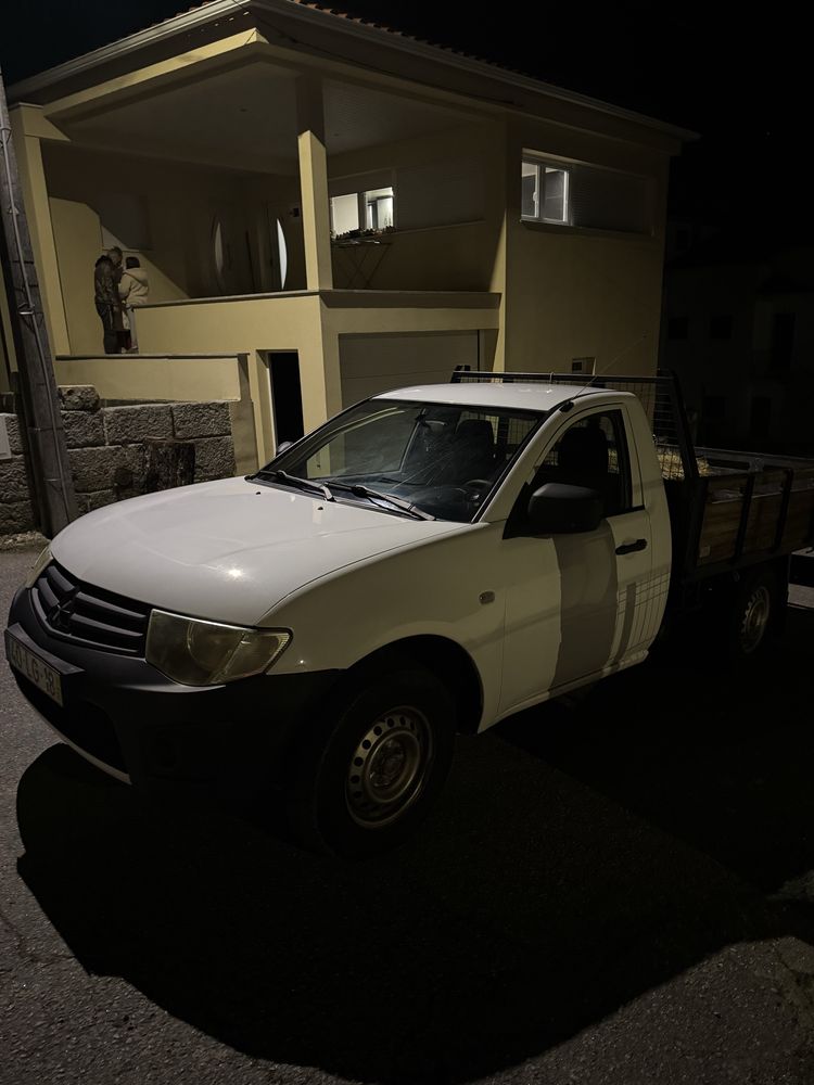 Mitsubishi l200 4x2