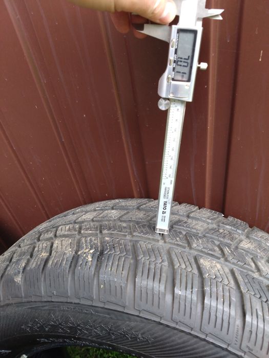 Opony zimowe SUV Barum Bravuris 3 4szt. 225/65/17