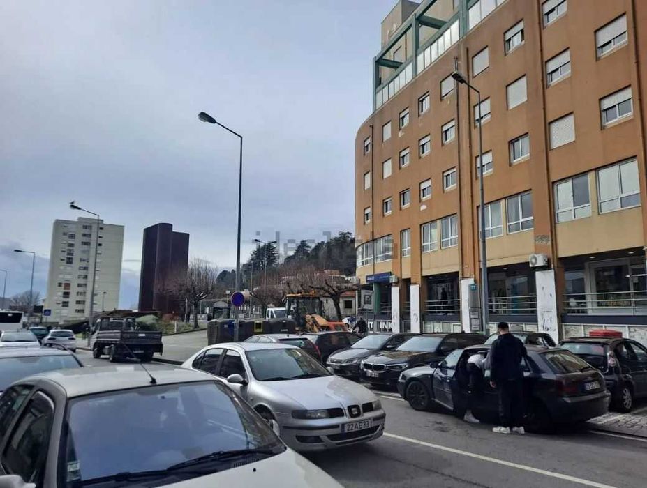 Arrendamento de espaço comercial em Gondomar