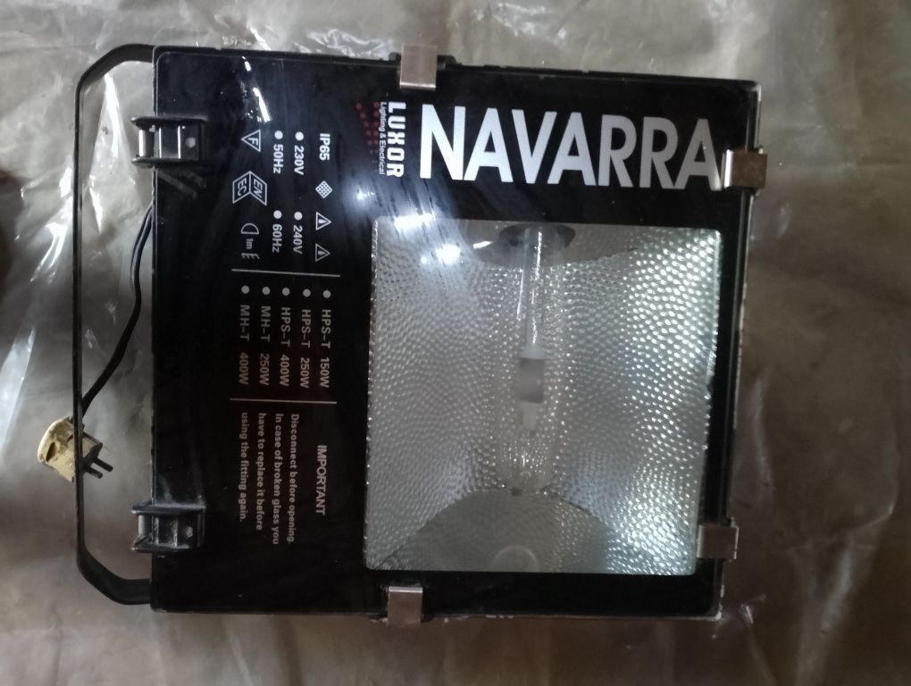 Продам прожектор NAVARRA