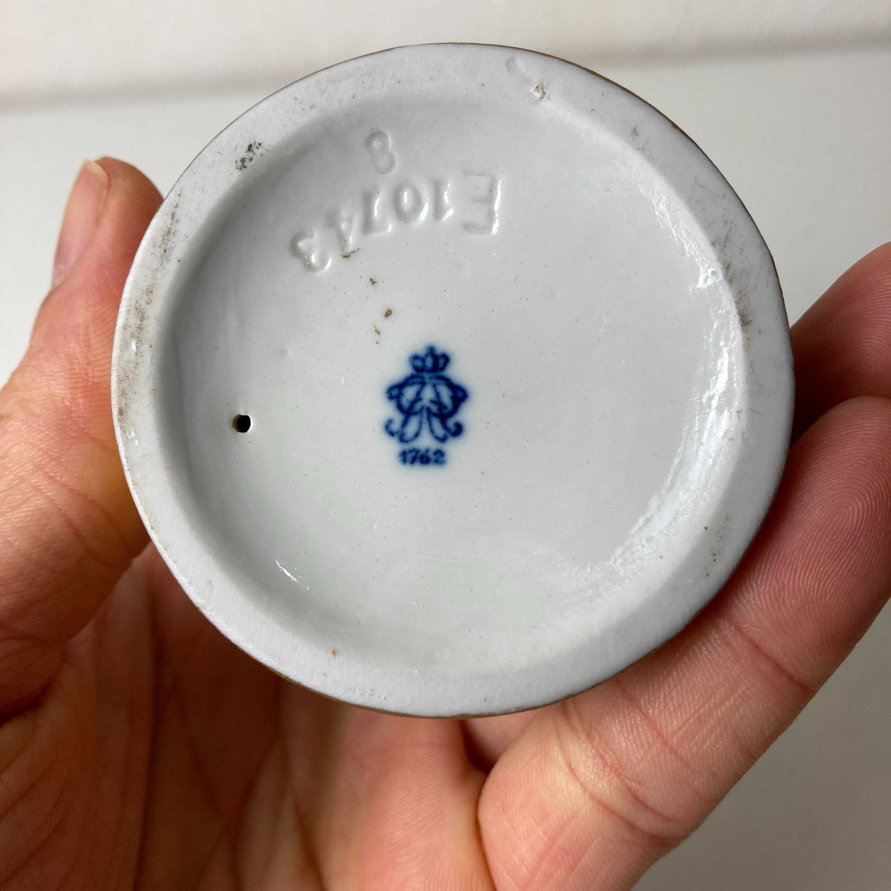 Par de Figuras Porcelana Volkstedt Alemanha Século XIX Menino e Menina